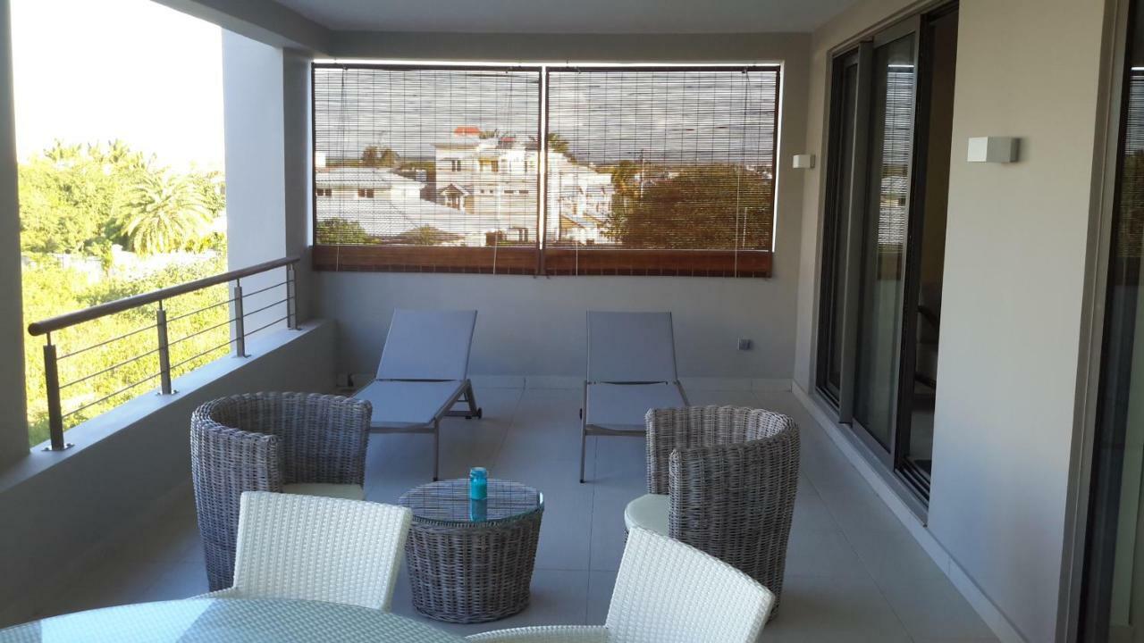 Element Bay Lux Beach Apartment カップ・マルールー エクステリア 写真